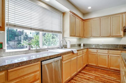 361 Majestic Dr, Hollister CA  95023-7032 exterior