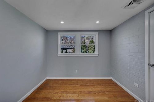 86 Woodland Dr, Northford CT  06472-1210 exterior