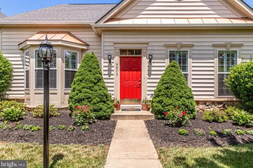 9517 Moonen Bay Ln, Bristow VA  20136-3515 exterior