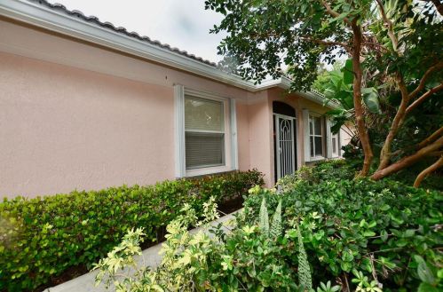 207 Coral Trace Cir, Delray Beach, FL 33445-3616