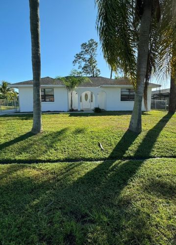 1981 Joy Haven St, Fort Pierce, FL 34983-4585