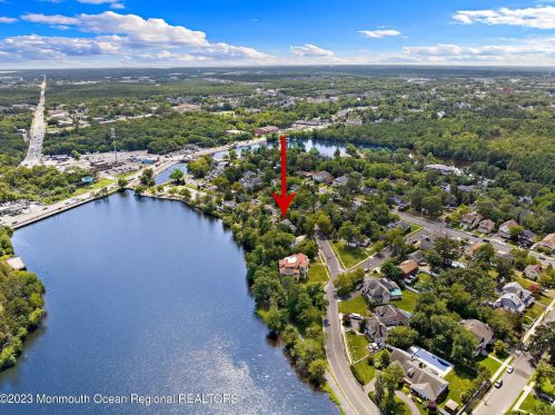 107 Lk Dr, Lakewood NJ  08701-3161 exterior