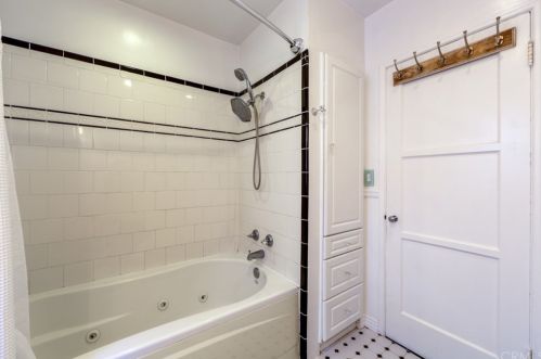 4209 Theresa St, Long Beach CA  90814-1719 exterior