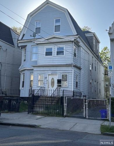 17 Cedar Ave, Newark NJ  07106-1207 exterior
