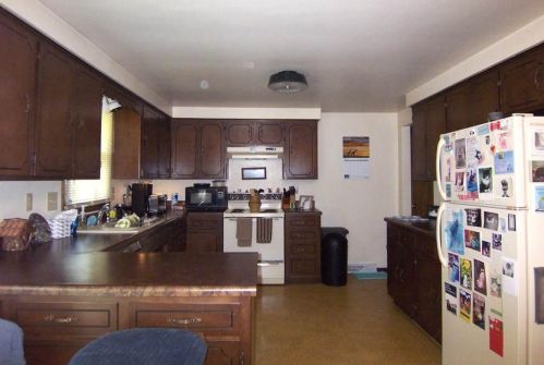 1221 Sorrento Dr, Green Bay, WI 54304-1431