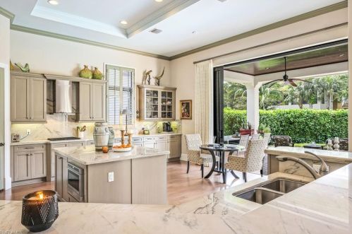 2239 Residence Cir, Naples FL 34105-3084 exterior