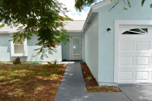 1631 La Gorce Ave, Fort Pierce, FL 34953-2568