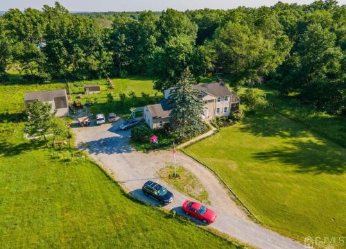 19 Allens Corner Rd, Flemington NJ  08822-5620 exterior