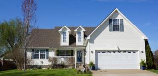 4097 Challis Dr, Clarksville, TN 37040-2533