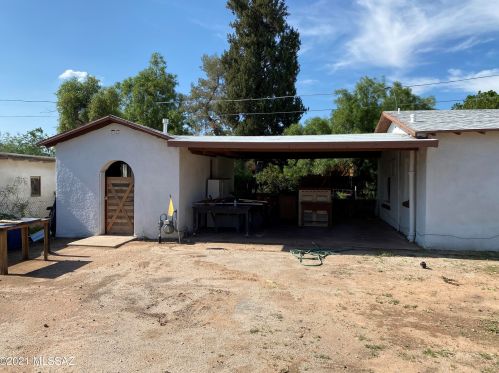 135 Blacklidge Dr, Tucson AZ 85705-3829 exterior