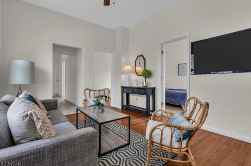 287 Sanford St, East Orange NJ  07018-1018 exterior