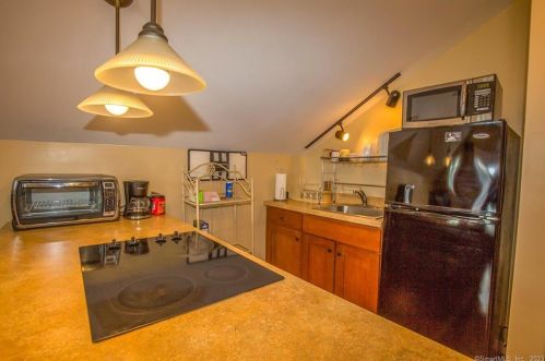 31 Wells Rd, Granby CT  06035-1604 exterior