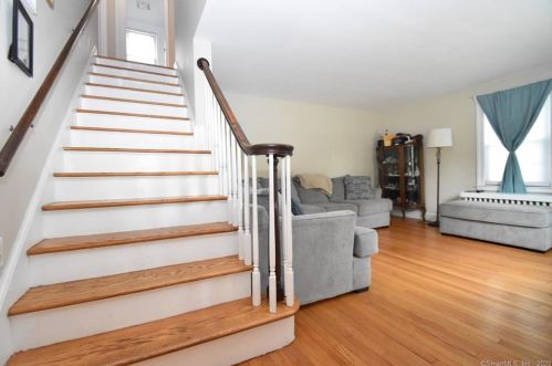 176 Griswold St, Glastonbury, CT 06033-1169