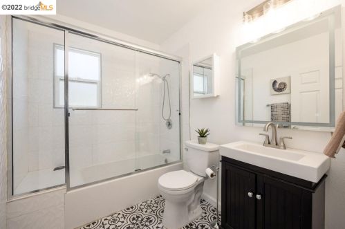 2809 99th Ave, Oakland CA  94605-4814 exterior