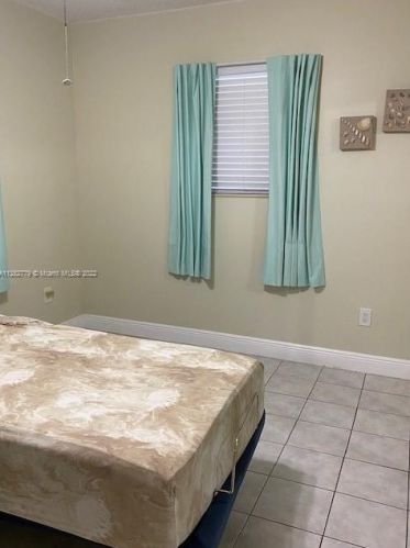 874 70th Pl, Hialeah FL  33014-5220 exterior