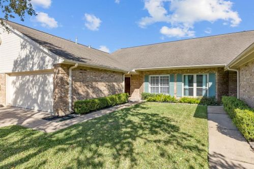 3535 Teakwood Dr, Pearland, TX 77584-2531