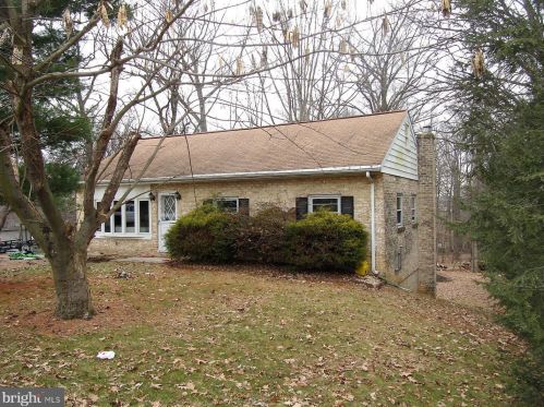 248 Fuhrman Mill Rd, Hanover, PA 17331-9646