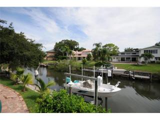 7327 Periwinkle Dr, Sarasota, FL 34231-5321