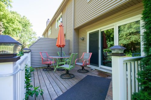 2415 Willowood Dr, Waukesha, WI 53188-1586