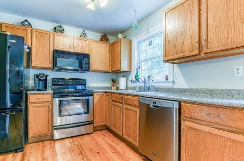 70 Iron Mountain Rd, Warwick NY  10990-3307 exterior