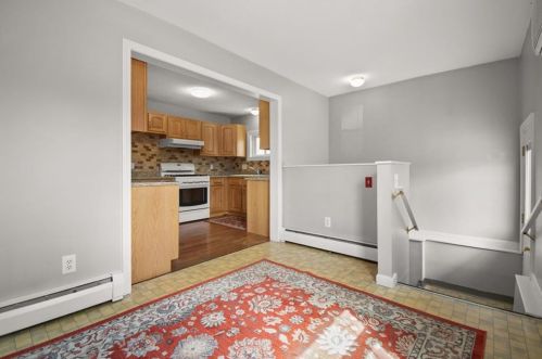 15 Hatfield St, North Kingstown RI  02852-4715 exterior