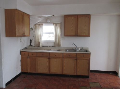 1232 Faulkner St, Pittsburgh PA 15204-1649 exterior