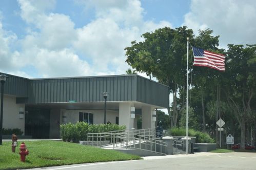 146 Capri D, Delray Beach FL  33484-5124 exterior