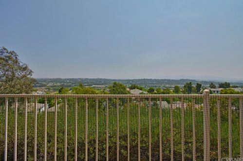 24306 Foxglove Pl, Santa Clarita CA  91354-4922 exterior