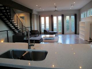 1401 Vermont St, Houston TX  77006-1039 exterior