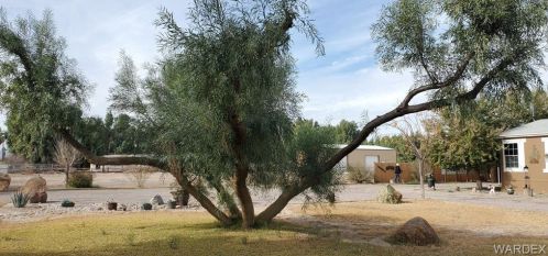 1643 Vly Dr, Mohave Valley AZ  86440-8583 exterior