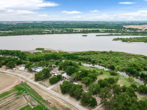 1830 Long Creek Ct, Granbury, TX 76049-1167