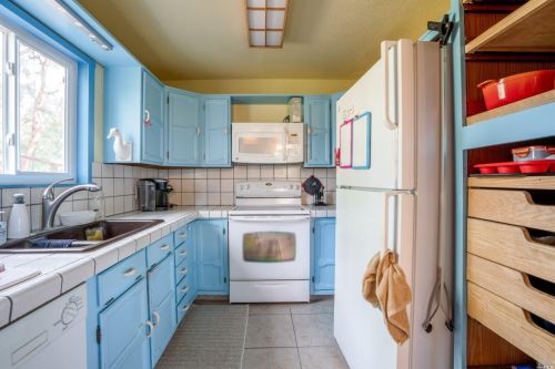 26670 Hawk Ter, Willits CA  95490-8913 exterior