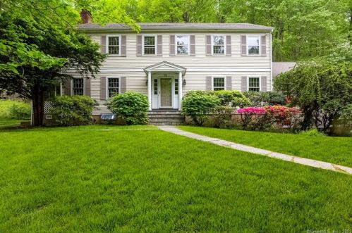 72 Deep Valley Rd, New Canaan, CT 06840-2801