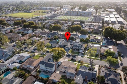 2845 Iroquois Ave, Long Beach CA  90815-1509 exterior