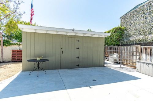 1940 Morning Glory Dr, Hollister CA  95023-7622 exterior