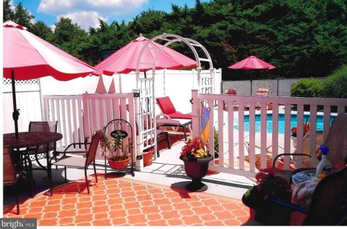 475 Woodcrest Dr, Navy Sup Dpt PA 17050-6854 exterior