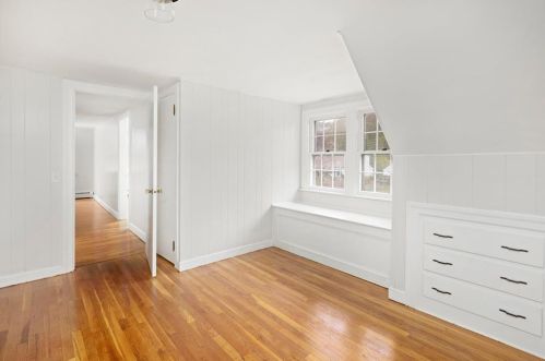 61 Knotty Oak Rd, Coventry RI  02816-8306 exterior