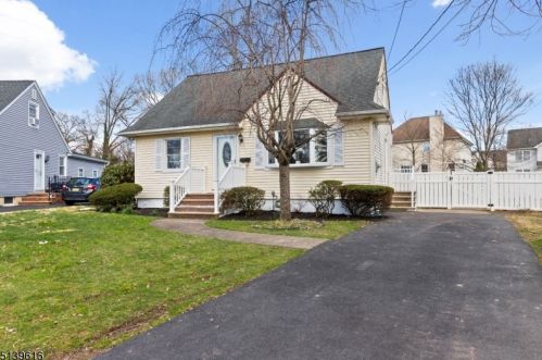 8 Mary Ln, Fanwood NJ  07023-1009 exterior