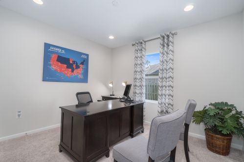 1051 Alexandria Ave, Fort Pierce FL 34953-3495 exterior