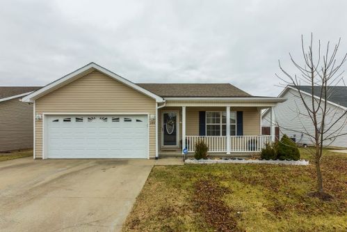 289 Village Dr, Berea, KY 40403-8769