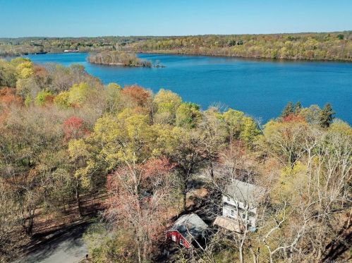 226 Old Mill Rd, West Nyack NY  10994-1414 exterior