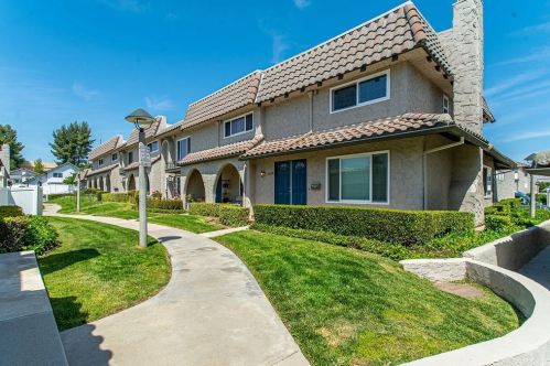 25250 Avenida Dorena, Santa Clarita, CA 91321-2302