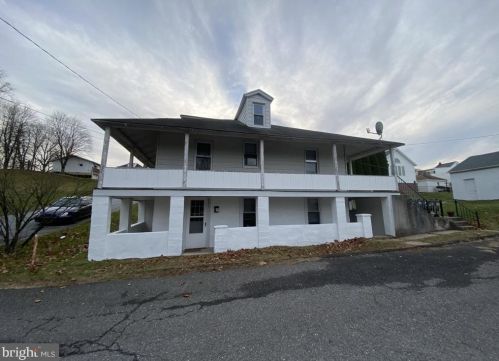 631 2nd St, Port Carbon, PA 17965-1431