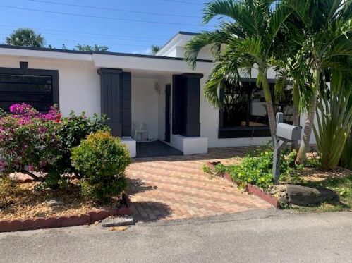 230 Seacrest Ln, Delray Beach FL  33444-4312 exterior