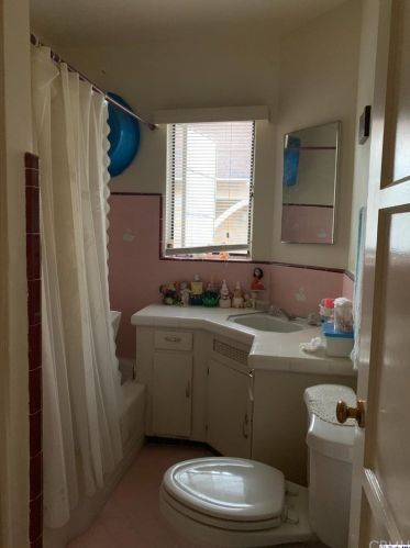 730 Chevy Chase Dr, Glendale CA 91205-3018 exterior