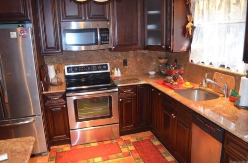1 Winterthur Rd, Woodridge NY  12789-5942 exterior
