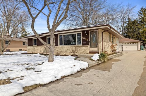 6006 Oakwood Ln, Greendale WI  53129-2527 exterior