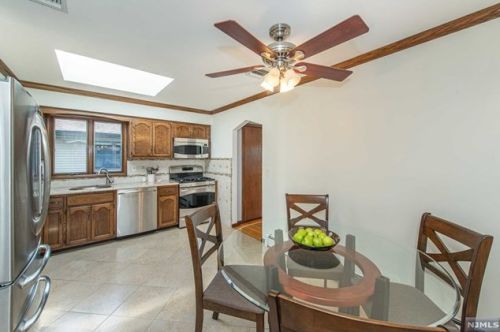 43 Elmhurst St, Elmwood Park NJ  07407-1320 exterior