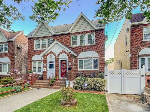 82-07 133rd Ave, Jamaica, NY 11417-1227