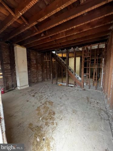 42 Oak St, Norristown PA  19401-4044 exterior